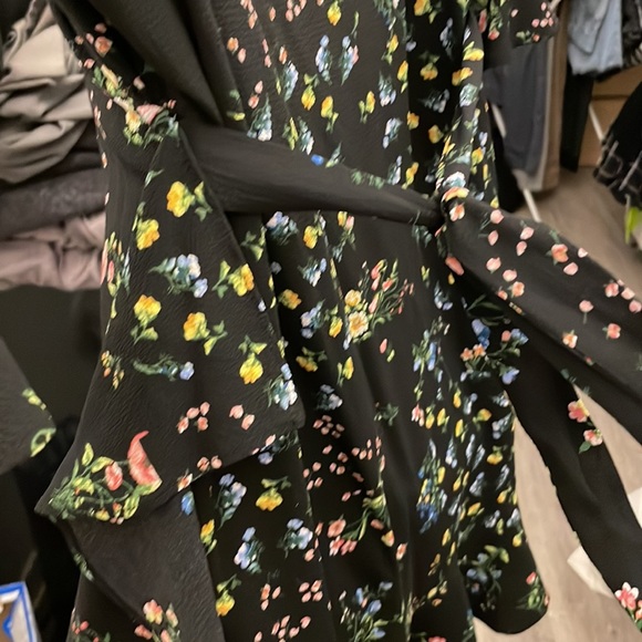 Floral wrap dress - Picture 4 of 4